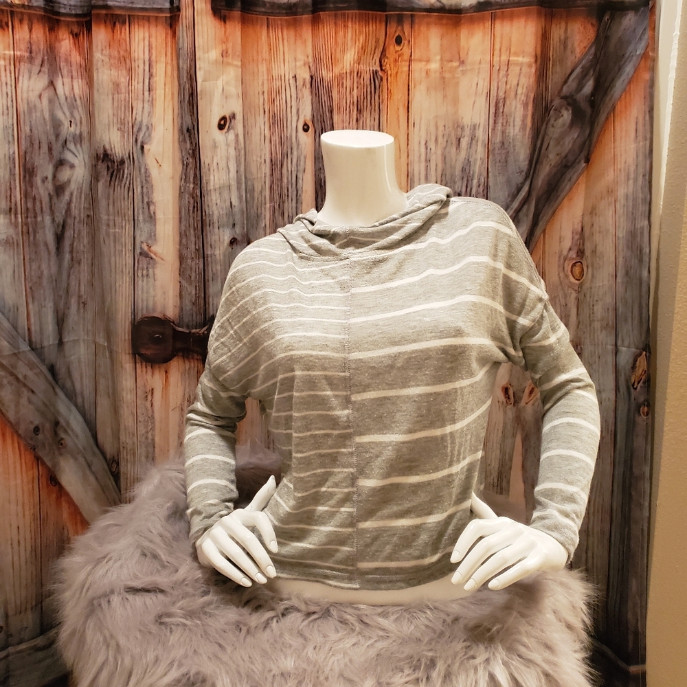 Gray and white light sweater with hoodie
